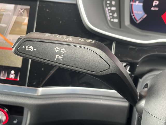 Audi Q3 11