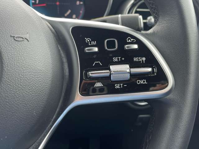 Mercedes-Benz GLC 10