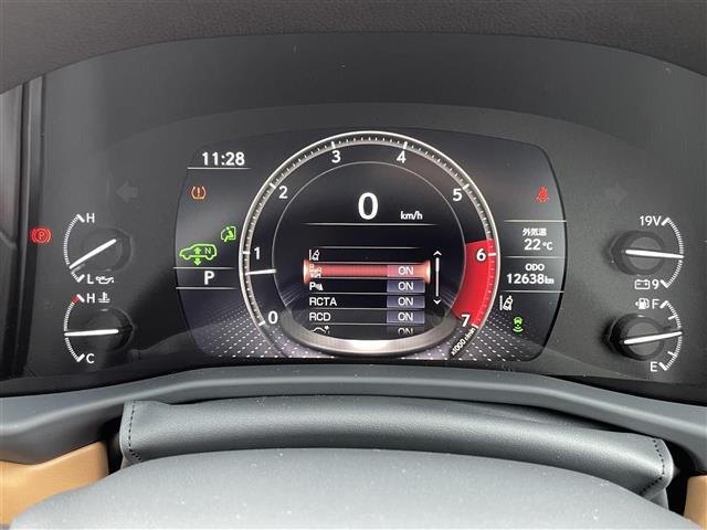 Lexus LX 12