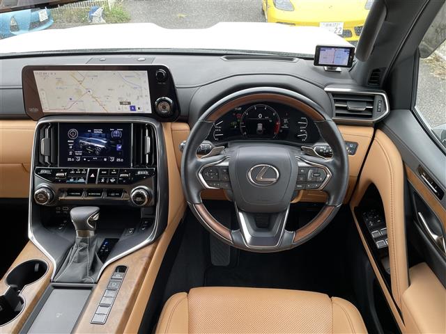 Lexus LX 2