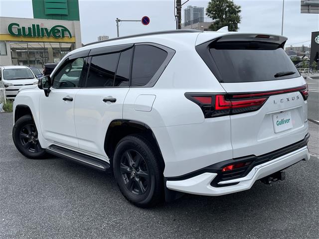 Lexus LX 3
