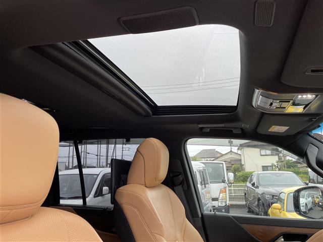 Lexus LX 6