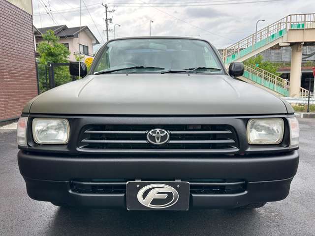 Toyota Hilux 2