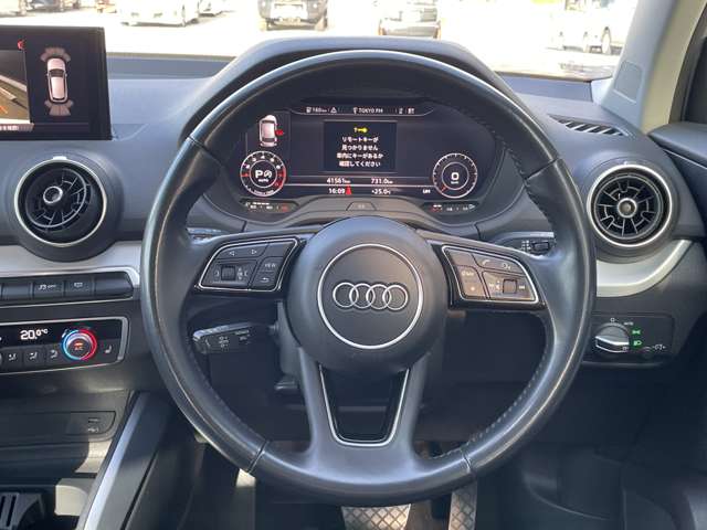 Audi Q2 8