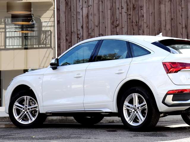 Audi Q5 Sportback 8
