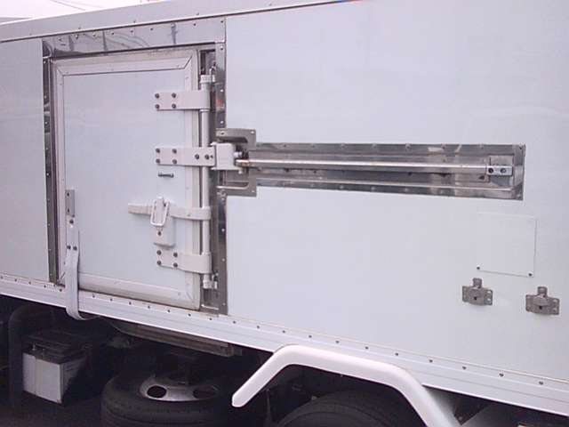 Isuzu Elf 11