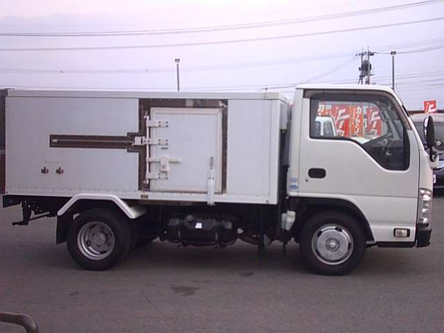 Isuzu Elf 4