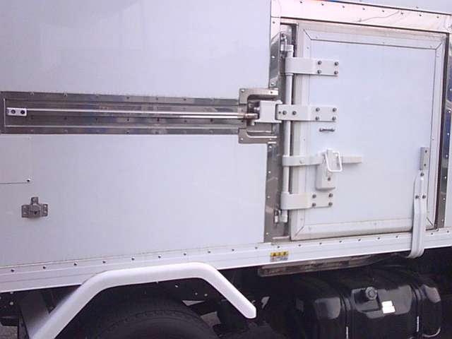 Isuzu Elf 5