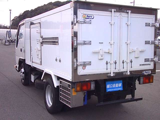 Isuzu Elf 8