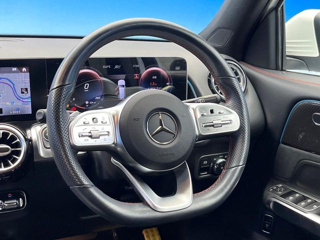 Mercedes-Benz GLB 12