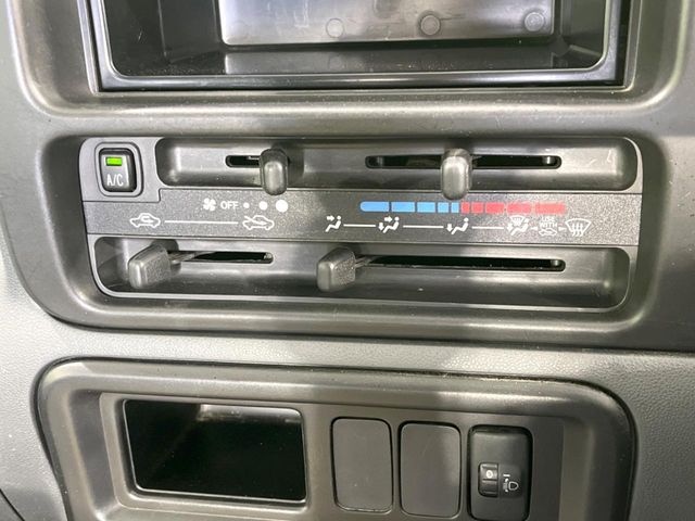 Daihatsu Hijet Deck Van 4
