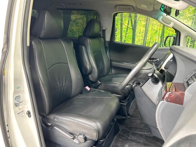 Toyota Vellfire 8