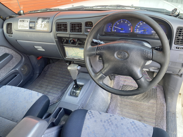 Toyota Hilux 11