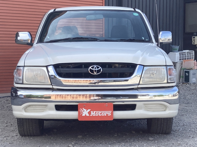 Toyota Hilux 4