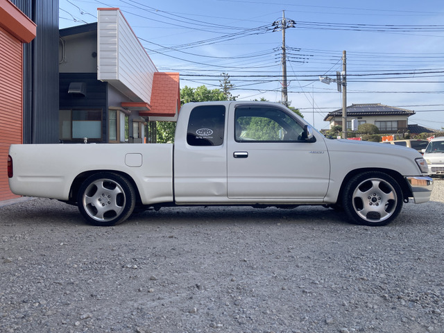 Toyota Hilux 6