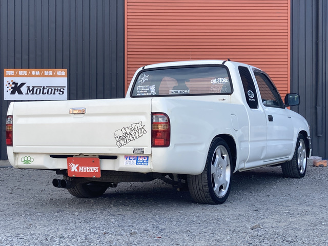 Toyota Hilux 8