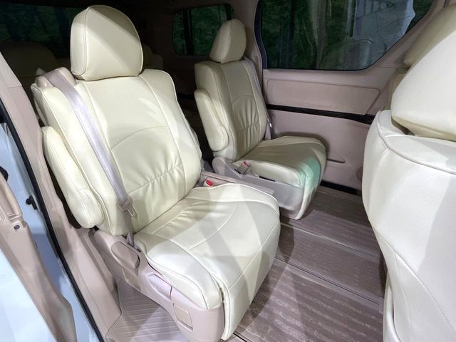 Toyota Alphard Hybrid 10