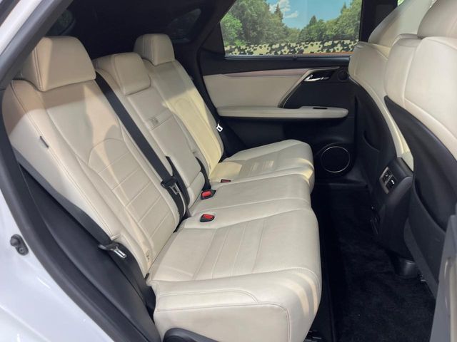 Lexus RX 9
