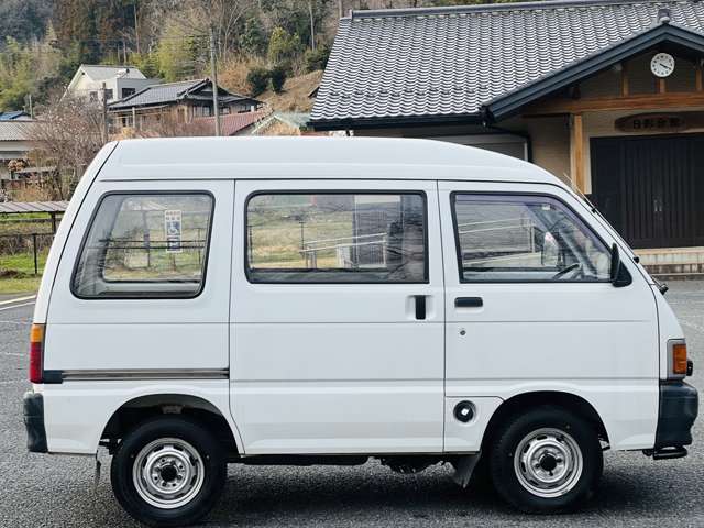 Daihatsu Hijet Van 4