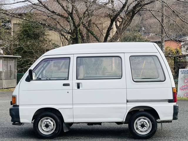 Daihatsu Hijet Van 5
