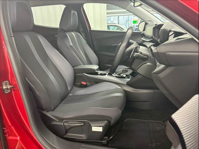 Peugeot SUV 2008 7