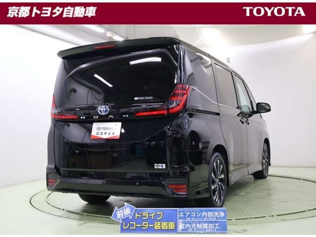 Toyota Noah 3