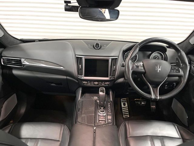 Maserati Levante 4