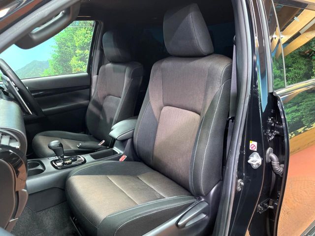 Toyota Hilux 9