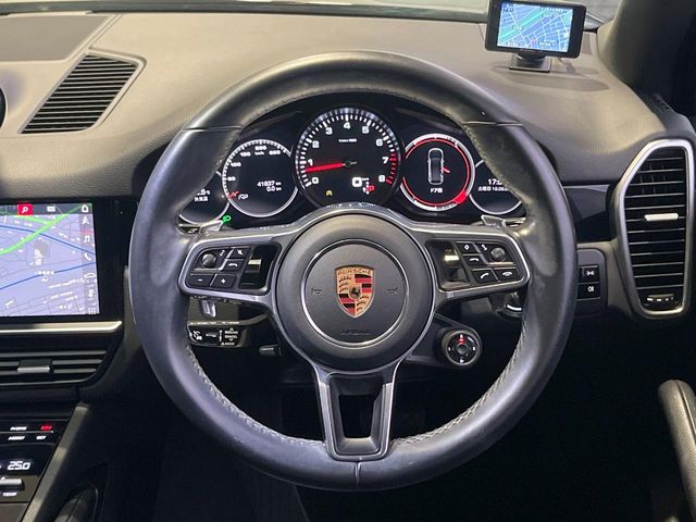 Porsche Cayenne 11
