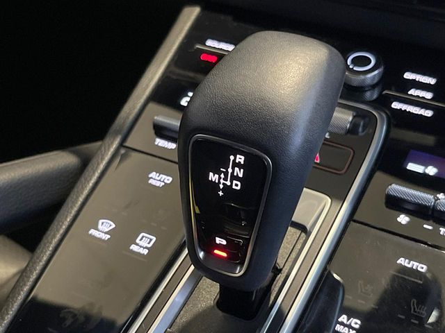 Porsche Cayenne 12
