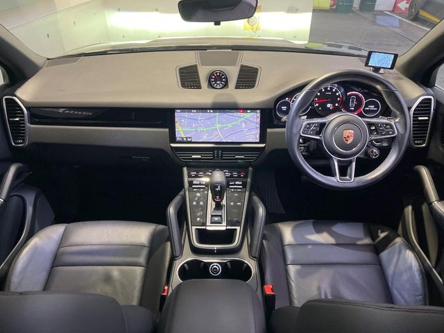 Porsche Cayenne 2