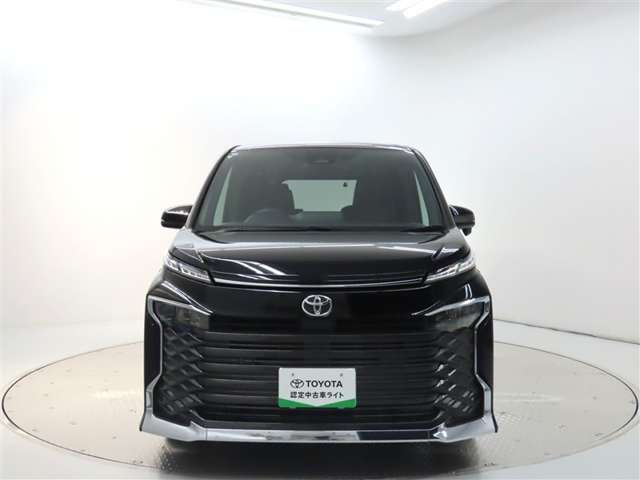 Toyota Voxy 6