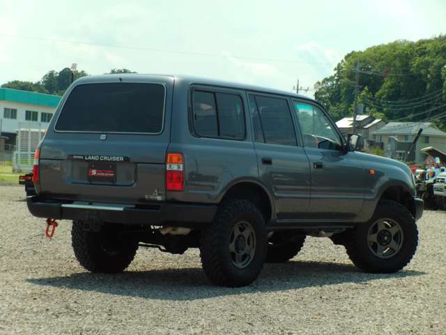Toyota Land Cruiser 80 8