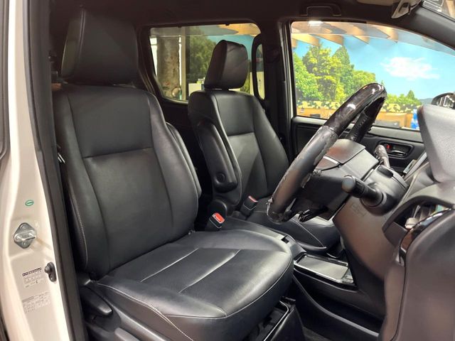 Toyota Esquire 9