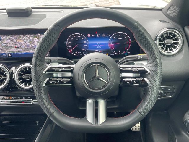Mercedes-Benz GLB 11
