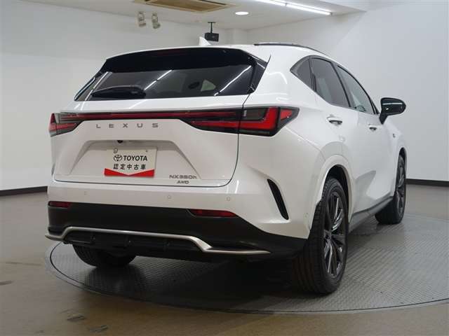 Lexus NX 8