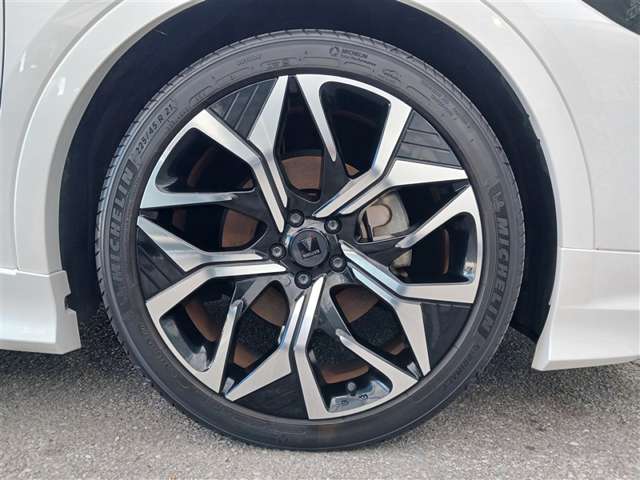 Toyota Crown Crossover 12