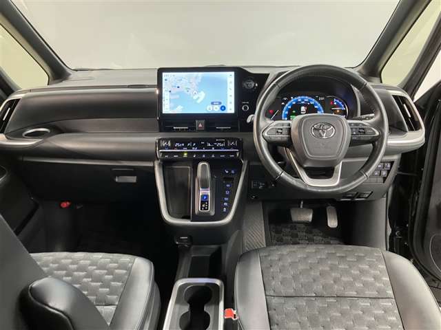 Toyota Voxy 9