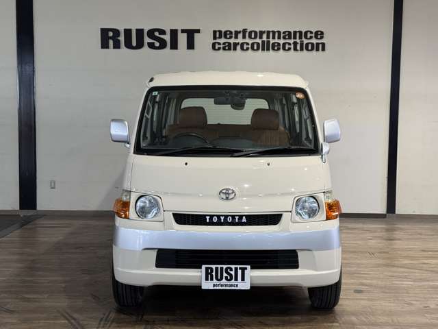 Toyota Town Ace Van 9