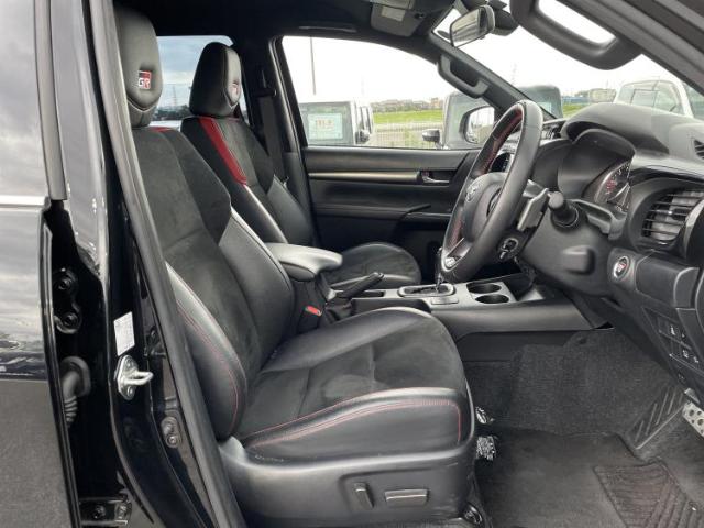 Toyota Hilux 2