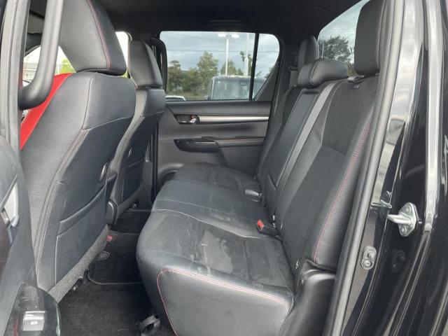 Toyota Hilux 9
