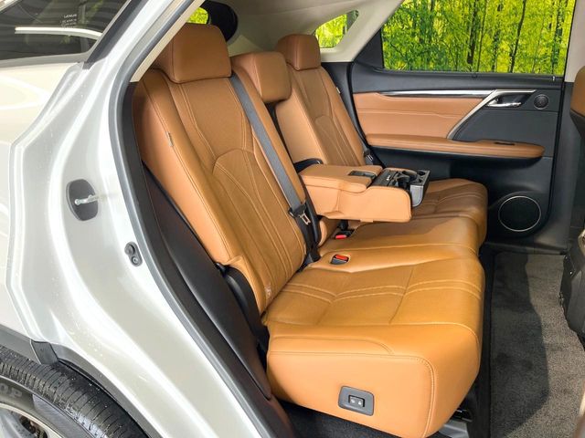 Lexus RX 9