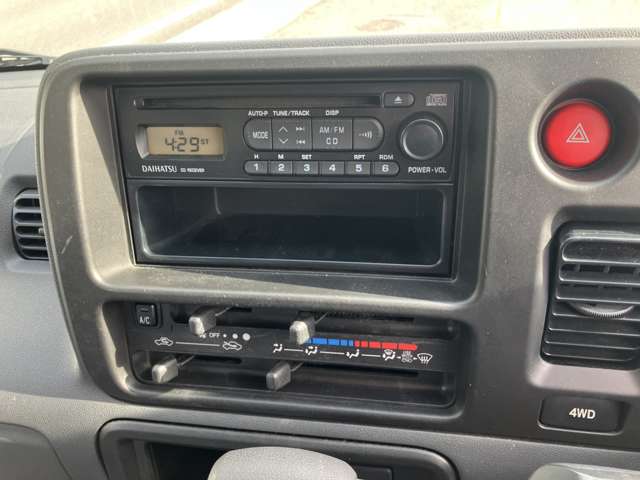 Daihatsu Hijet Deck Van 11