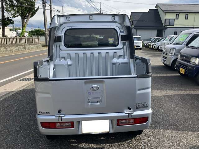 Daihatsu Hijet Deck Van 6