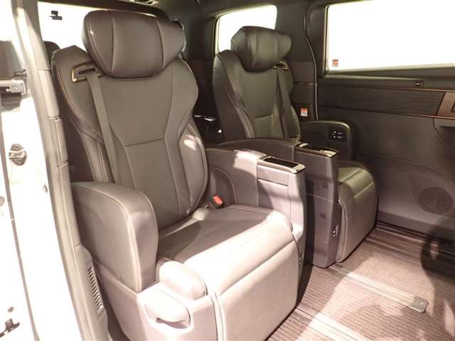 Toyota Alphard 11