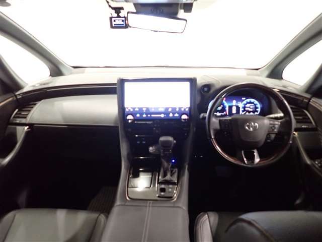 Toyota Alphard 12