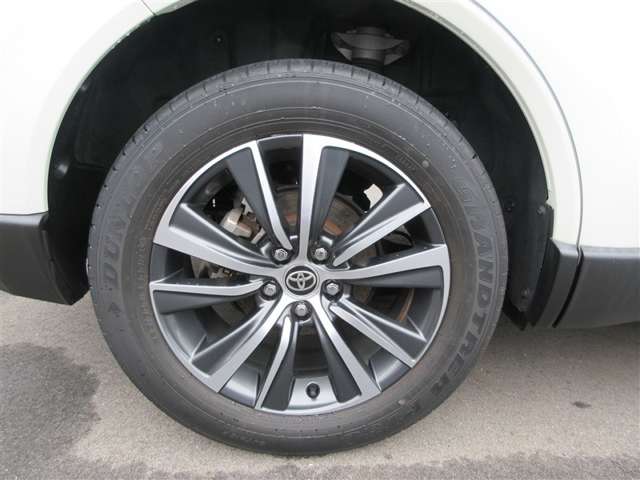 Toyota Harrier 3