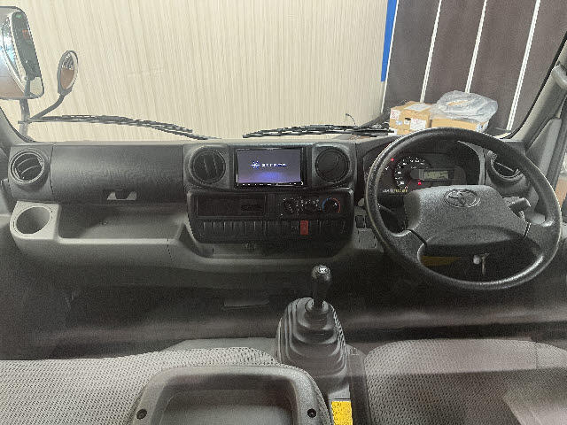 Toyota Toyoace 3