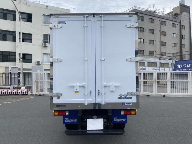 Mitsubishi Fuso Canter 9