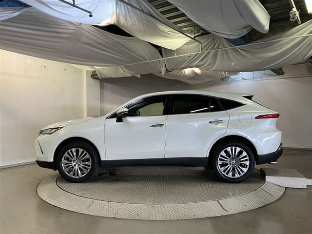 Toyota Harrier 4